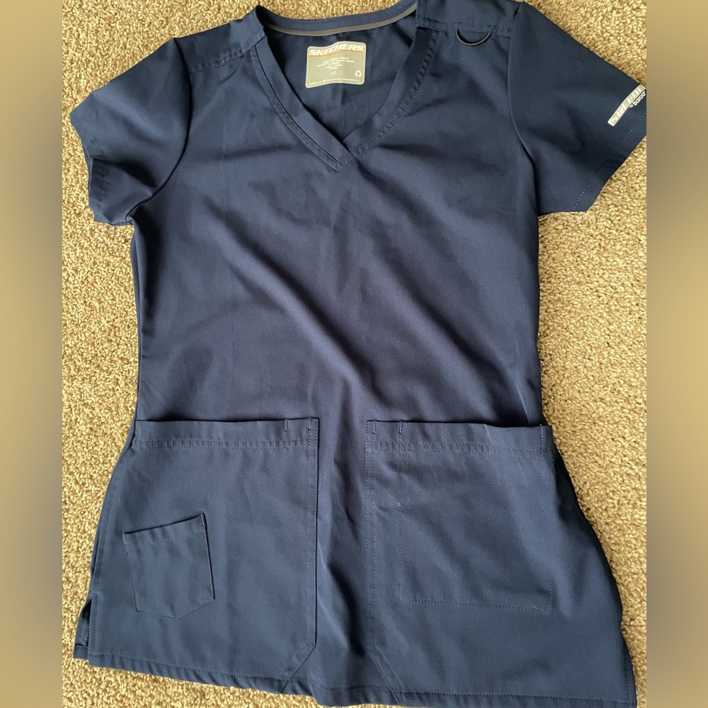 Sketchers Barco Scrub Top